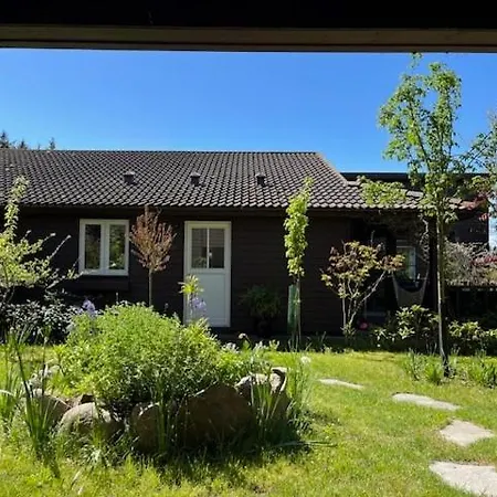 Charming Idyllic Wooden House Prázdninový dům *