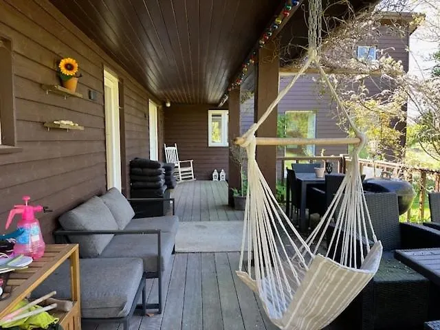Ferienhaus Charming Idyllic Wooden House