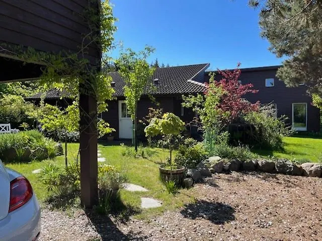 Charming Idyllic Wooden House Σπίτι διακοπών